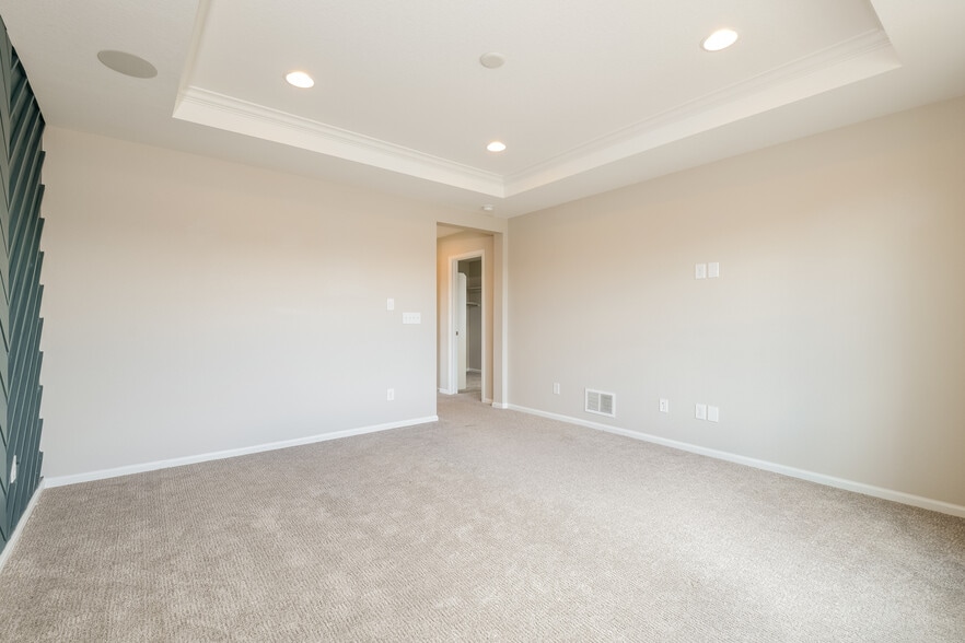 Building Photo - 6457 N Ceylon St