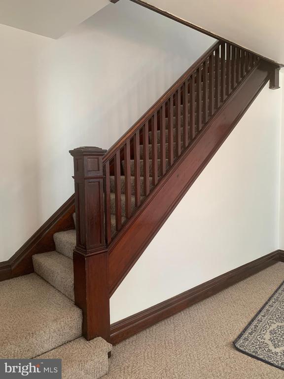 Building Photo - 305 W North St