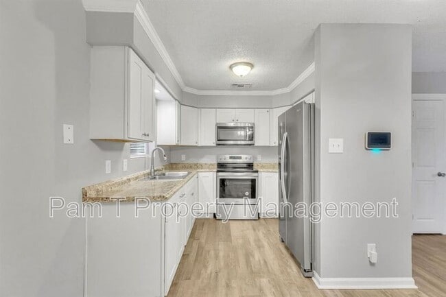 Building Photo - 1925 Cowan Ave