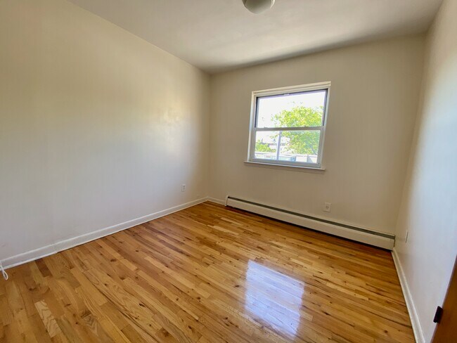 Building Photo - 3554 33rd St