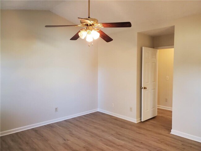 Building Photo - 3113 Waterford Ct