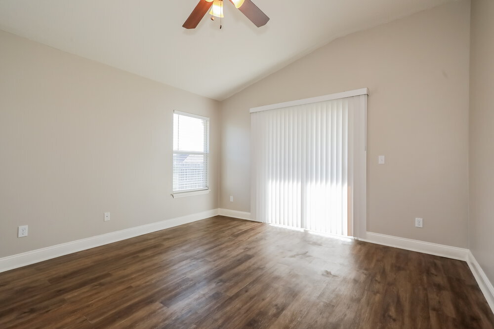 Building Photo - 3163 Pine Haven Dr