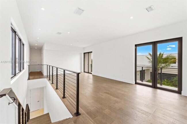 Building Photo - 16700 Botaniko Dr N