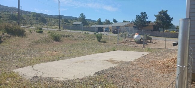 Building Photo - Spacious Home by Carson River