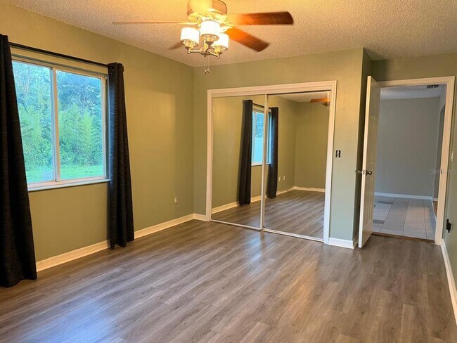 Building Photo - 104 Brewster Ln