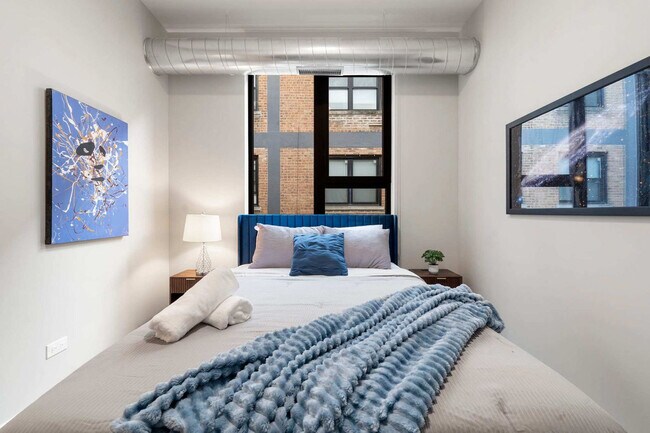 Building Photo - 6044 N Winthrop Ave