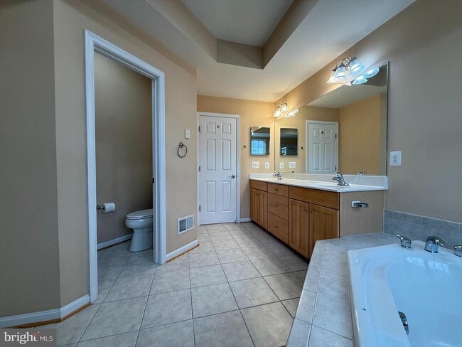 Building Photo - 22949 Fanshaw Square