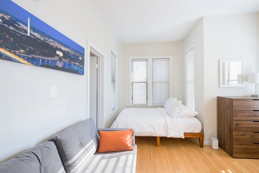 Building Photo - 1822 15th St NW