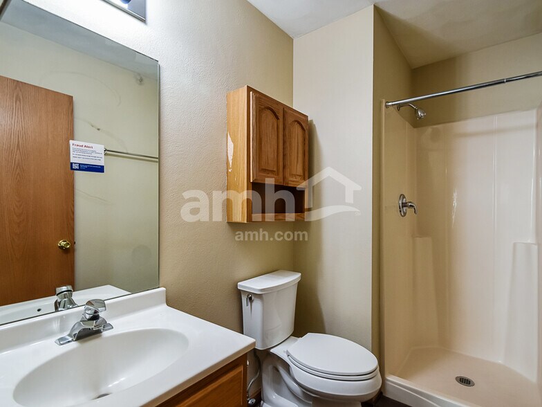 Building Photo - 10996 Meadowsweet Ln