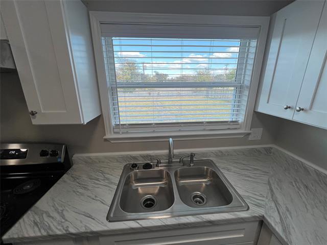 Building Photo - 4738 San Marcus Dr