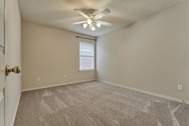 Building Photo - 6403 Sagewalk Ct