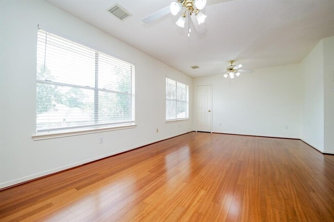 Building Photo - 22510 Holly Lake Dr