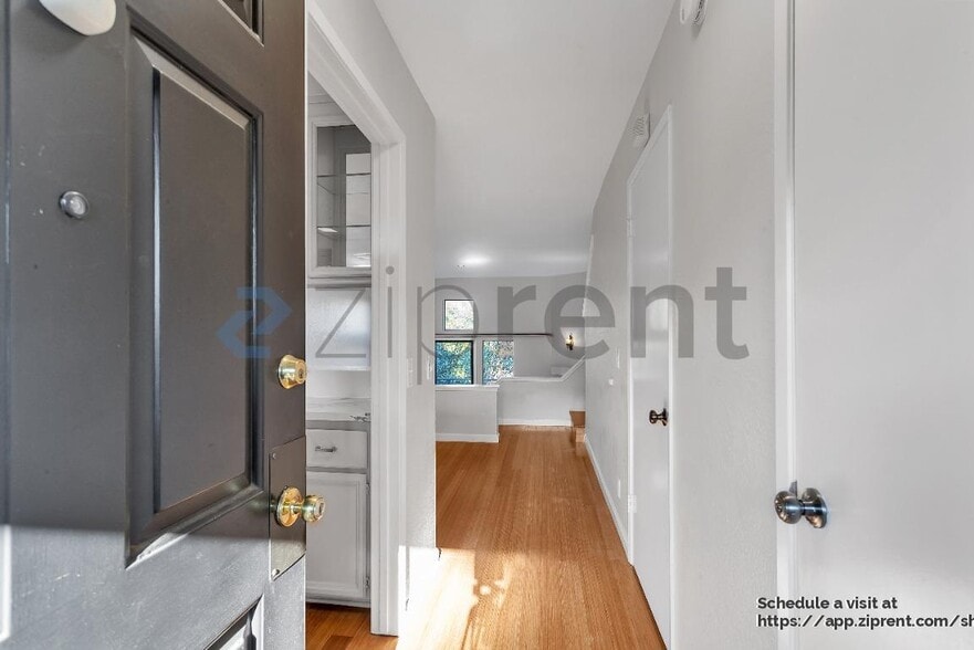 Building Photo - 123 Buckelew St