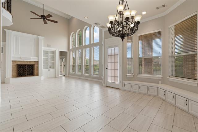 Building Photo - 905 Brazos Dr