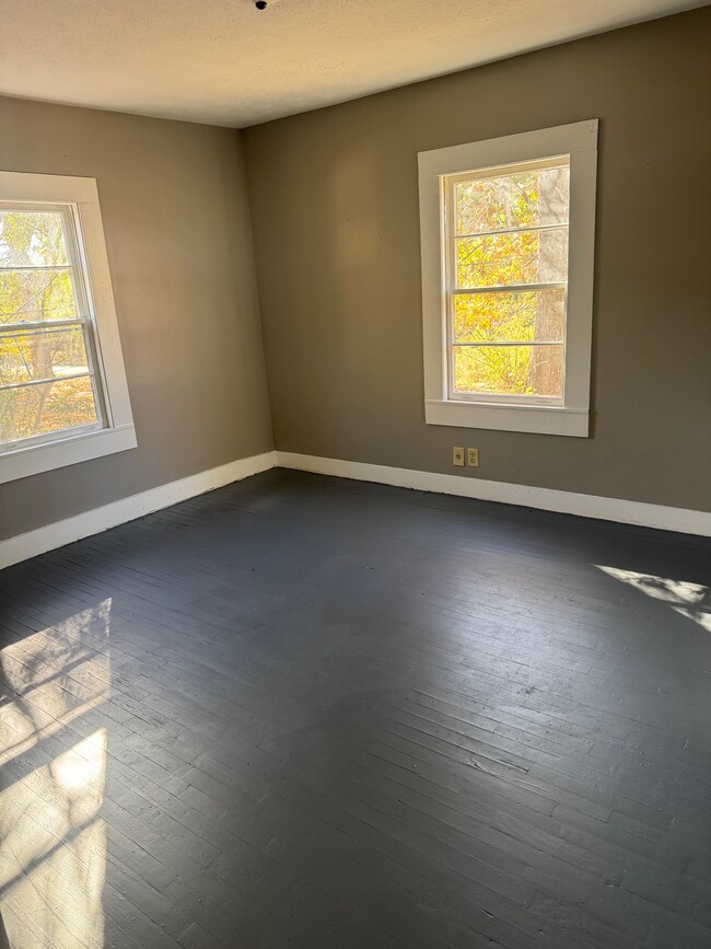 Building Photo - 2931 Gurnee Ave