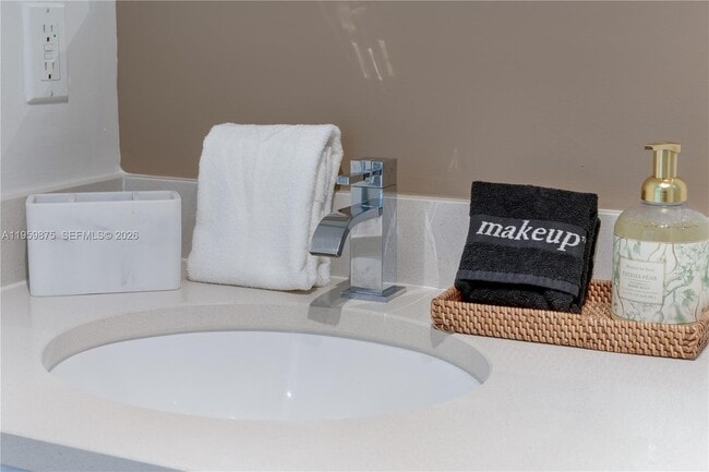 Building Photo - 3250 NE 1st Ave