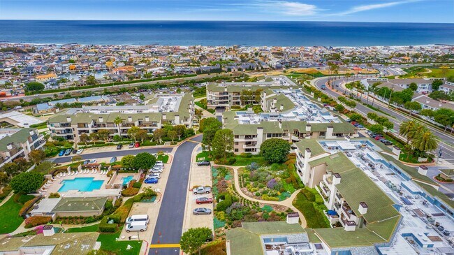 Building Photo - Welcome to Luxurious Villa Balboa in Newpo...
