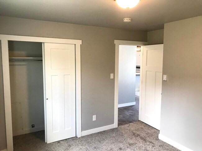 Building Photo - 1134 E 500 S