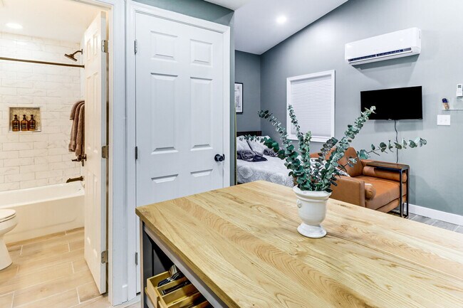 Building Photo - 5123 Boulder Dr