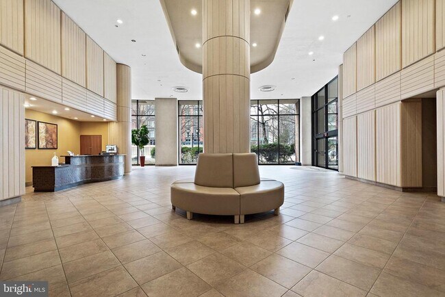 Building Photo - 1805 Crystal Dr