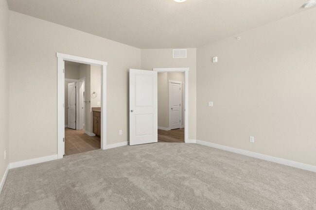 Building Photo - 938 Schlagel St