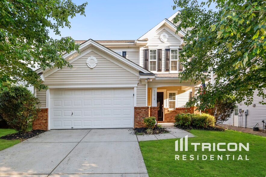 Primary Photo - 11019 Kinnairds St