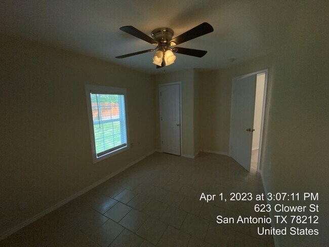 Building Photo - Stylish and Spacious 4-Bedroom Home PLUS C...