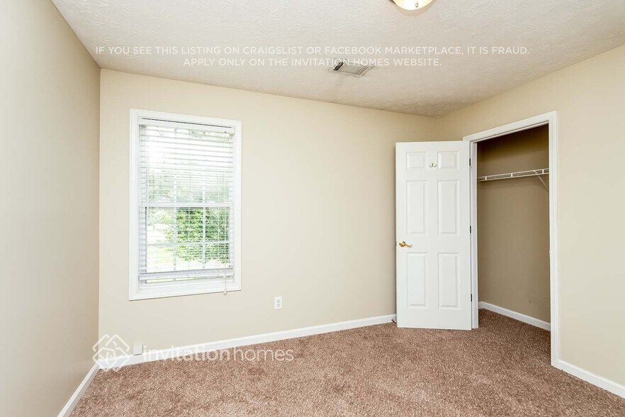 Building Photo - 10 Tara Ct