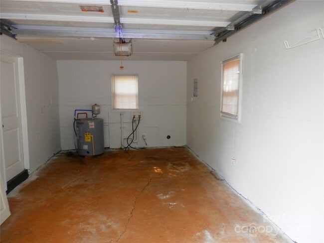 Building Photo - 1416 Effingham Rd