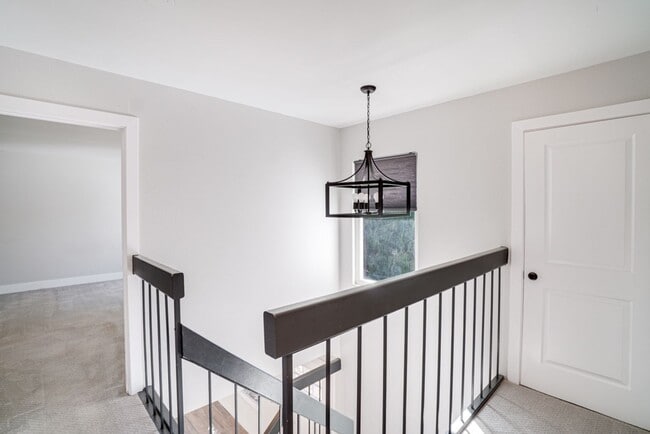 Building Photo - Dain House