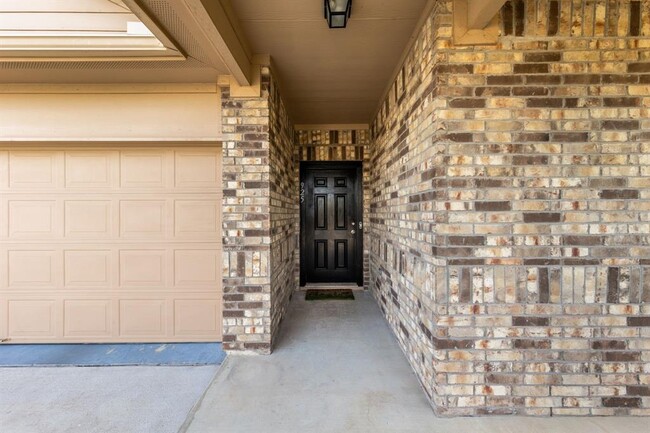 Building Photo - 925 Woodduck Trail