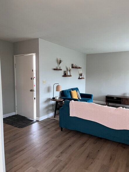 Building Photo - 233 Avenida Monterey