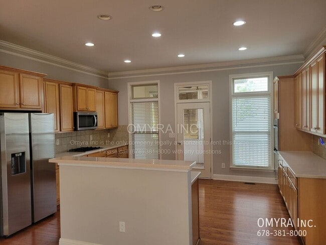 Building Photo - Luxurious 3 Bedroom Townhouse in Atlanta!