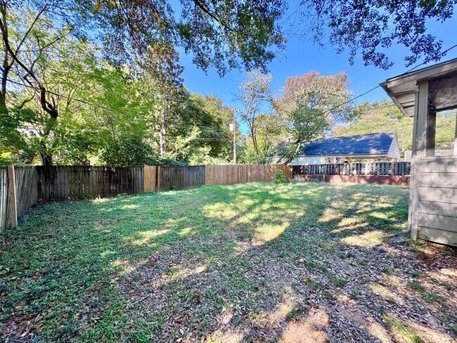 Building Photo - 163 S Fenwick Rd