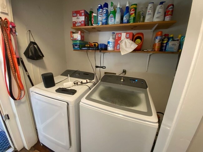 Building Photo - 2225 Blossom St