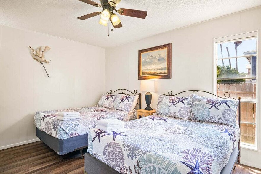 Building Photo - 2025 Eleventh Street-SI FL1-ID1023252P