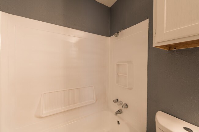 Building Photo - 708 Santa Rosa Dr