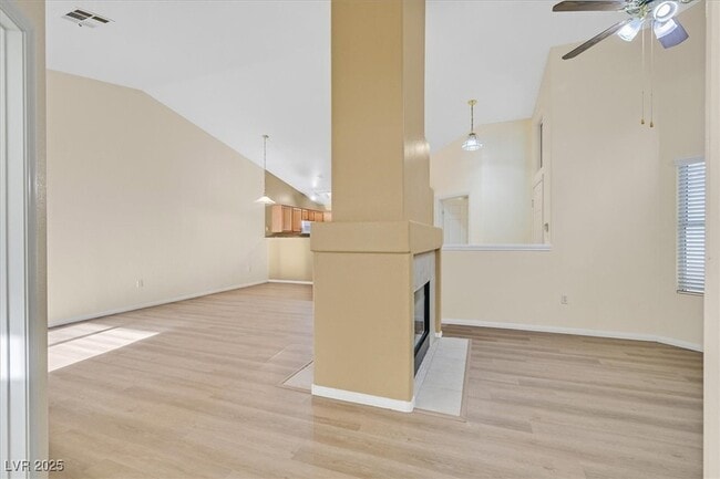 Building Photo - 137 Tapatio St