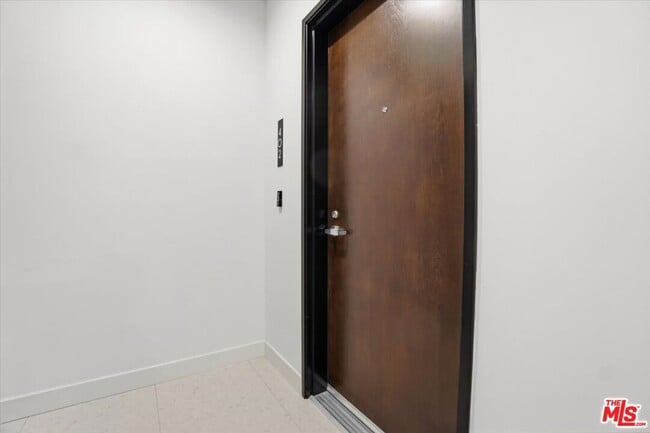 Building Photo - 1820 Prosser Ave