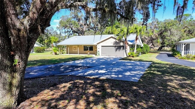 Building Photo - 1250 Riverbend Dr