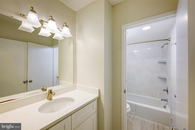 Building Photo - 4515 Willard Ave