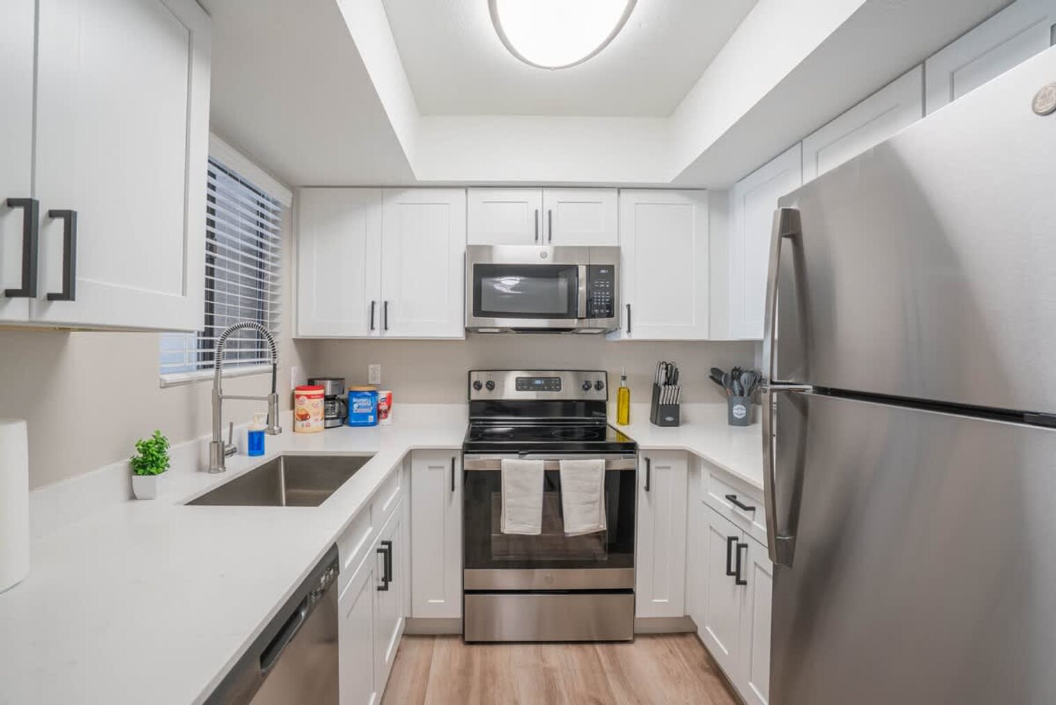 Building Photo - 8550 E McDowell Rd