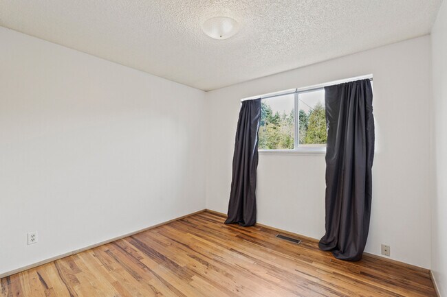 Building Photo - 8506 244th St SW