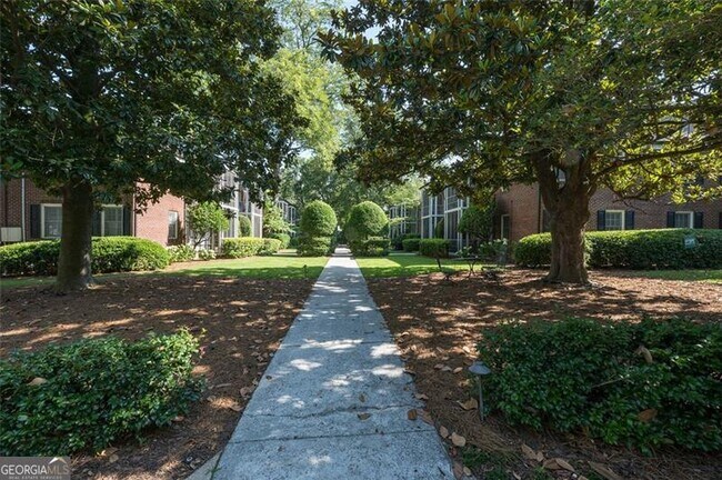 Building Photo - 55 Delmont Dr NE