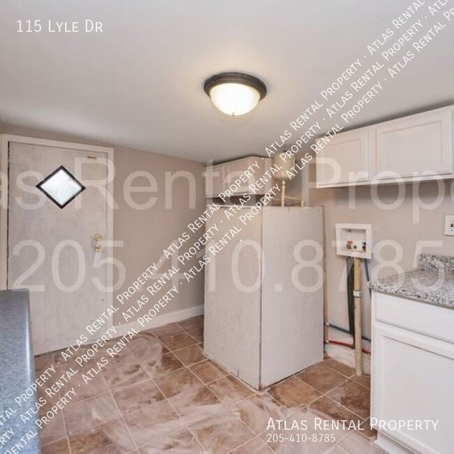Building Photo - 115 Lyle Dr
