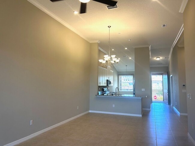 Building Photo - IMMACULATE 2/2- UPSTAIRS CONDO - PALMER RA...