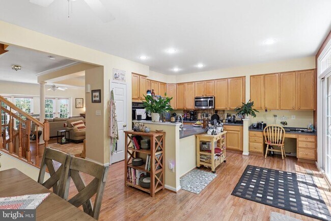 Building Photo - 2769 Manhattan Pl