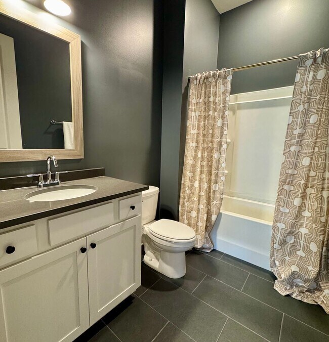 Building Photo - Discover Iris Grove at Everlee