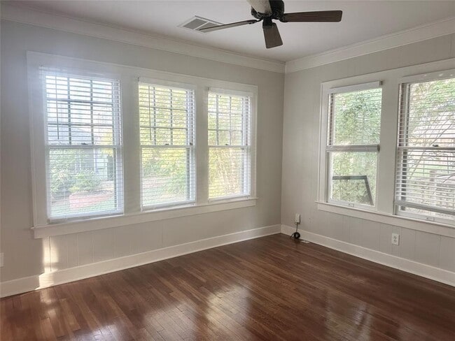 Building Photo - 312 Le Grande Ave