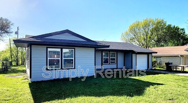 Building Photo - 1704 Langford St